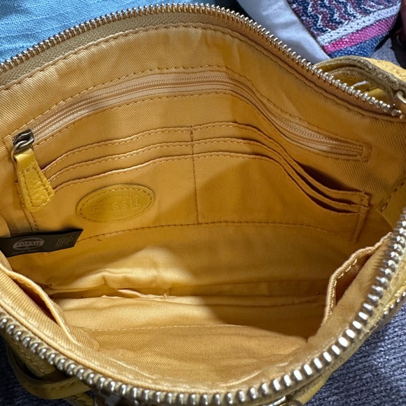 Fossil Elise Pebbled Leather Crossbody - Picture 5 of 7
